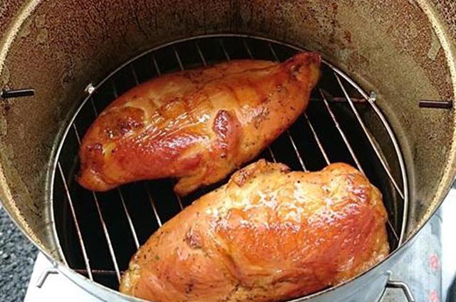 国産鶏ムネ肉のスモークチキン